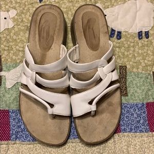 White bare trap slip on sandals